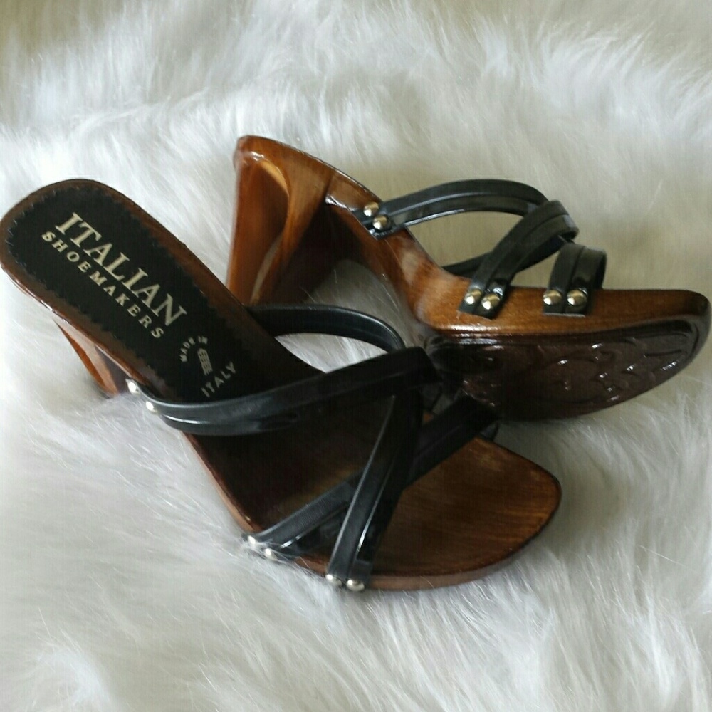 NWOT STRAPPY BLACK SLIDE ON SANDALS SIZE 6.5